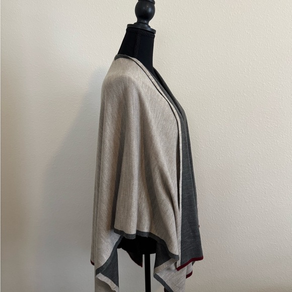 Reversible Ruana Wrap - Picture 4 of 6